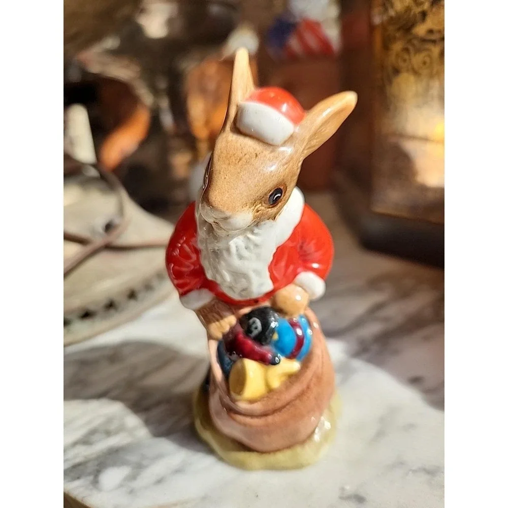 Santa Claus Bunnykins Royal Doulton Happy Christmas Porcelain Figurine DB17 1981